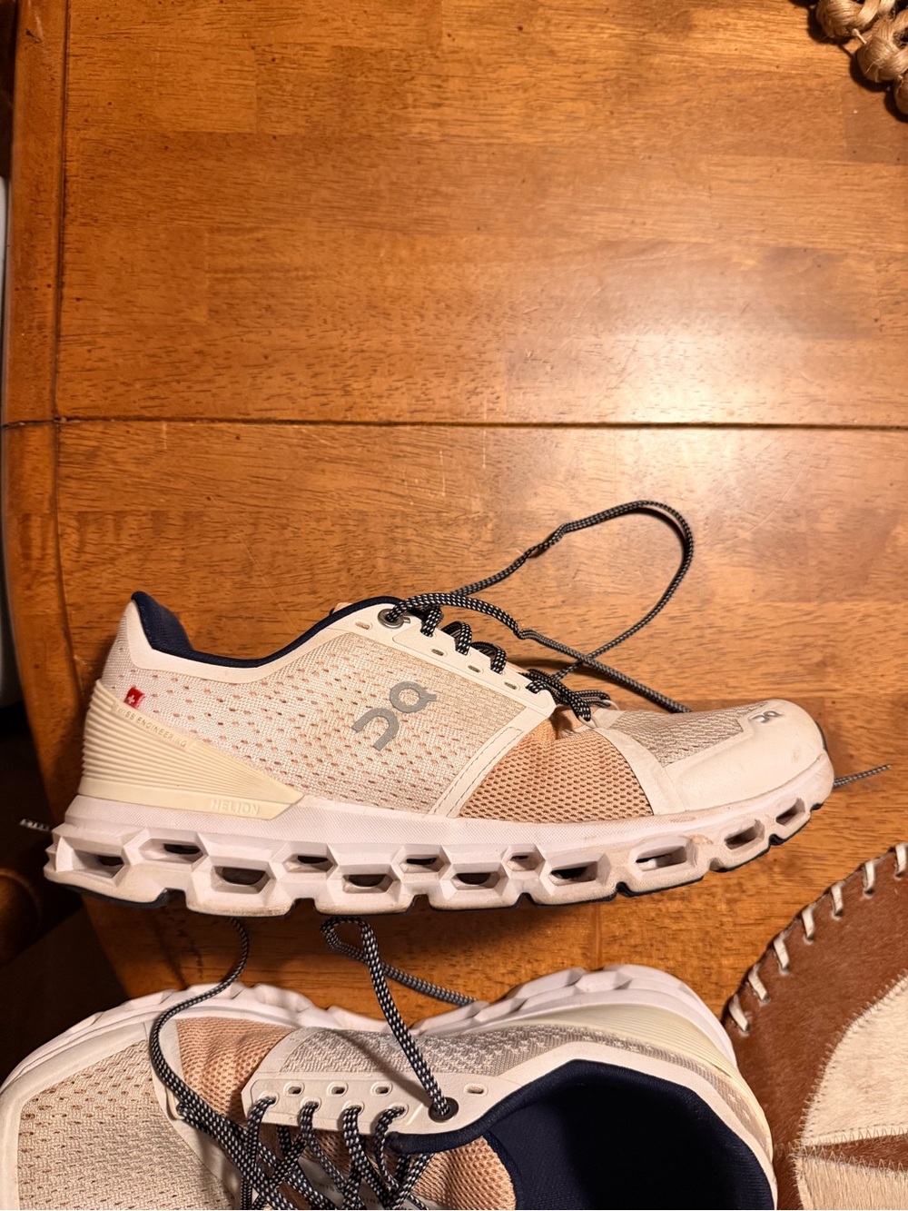 On Running Women’s Sneakers Beige and Navy - Picture 5 of 5